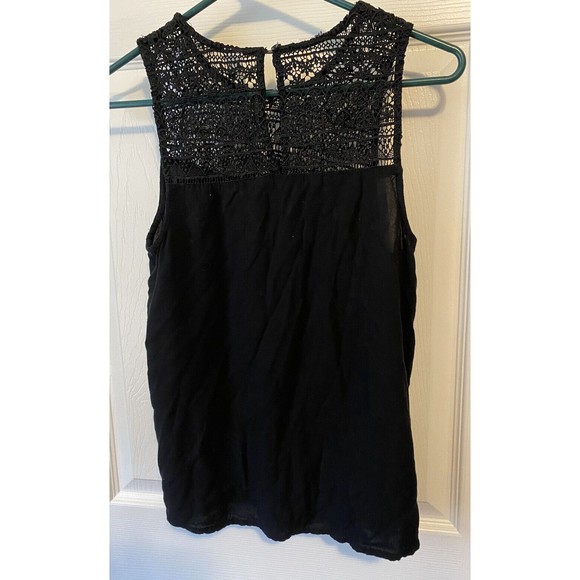 Old Navy Women’s Black Smocked Black Sleeveless Tank Top Blouse Embroidered SP - Picture 4 of 4